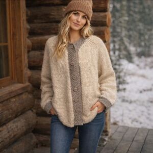 Vtg Hand knit chunky soft wool/mohair fuzzy warm cardigan sweater cream/gray L